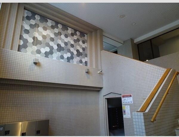 札幌市中央区南九条西6丁目のマンション(エントランス)