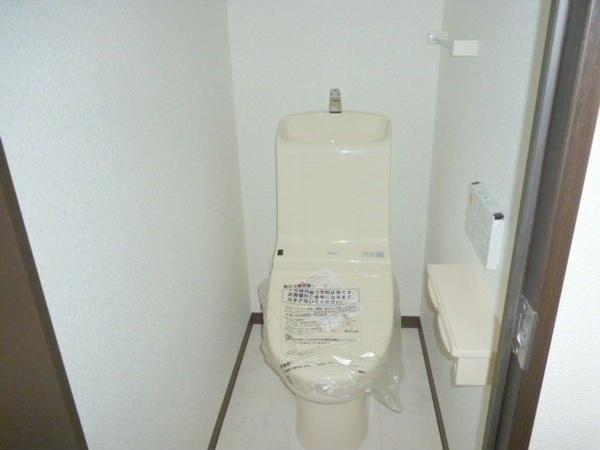 札幌市豊平区豊平三条1丁目のマンション(トイレ)