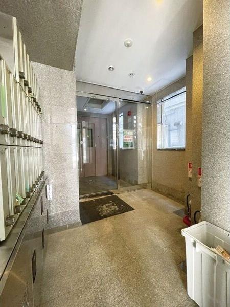 札幌市豊平区平岸五条7丁目のマンション(エントランス)