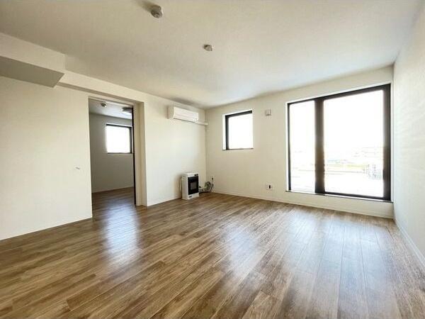 札幌市東区北二十六条東18丁目のマンション(リビング)