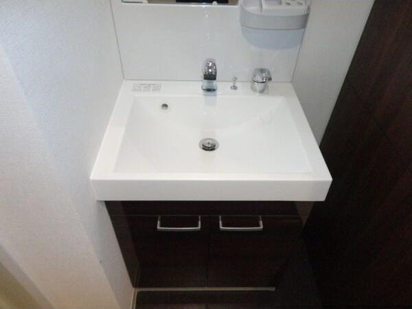 札幌市東区北十五条東7丁目のマンション(洗面台・洗面所)