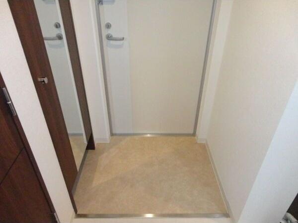 札幌市東区北十五条東7丁目のマンション(玄関)