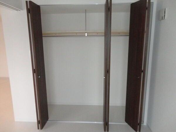 札幌市東区北十五条東7丁目のマンション(収納)