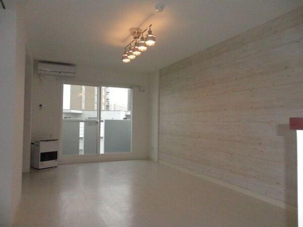 札幌市東区北十五条東7丁目のマンション(リビング)