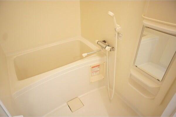 札幌市東区北十六条東3丁目のマンション(バス)