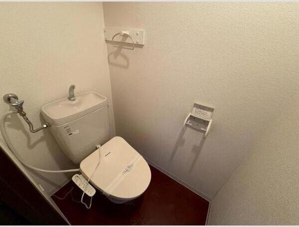 札幌市中央区北一条東12丁目のマンション(トイレ)