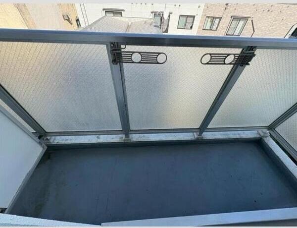 札幌市中央区北一条東12丁目のマンション(バルコニー)