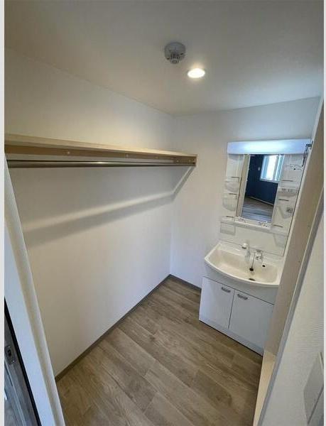 札幌市東区北三十三条東12丁目のマンション(洗面台・洗面所)