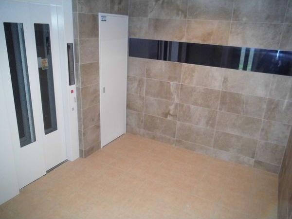 札幌市中央区南四条東5丁目のマンション(エントランス)