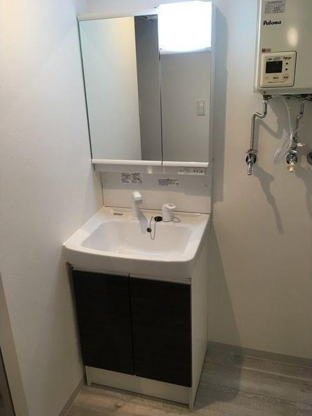 札幌市西区二十四軒三条5丁目のマンション(洗面台・洗面所)