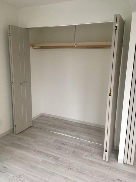 札幌市西区二十四軒三条5丁目のマンション(収納)