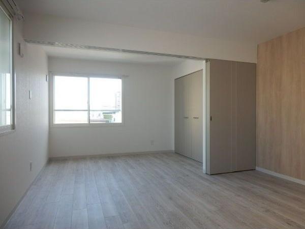 札幌市西区二十四軒三条5丁目のマンション(リビング)