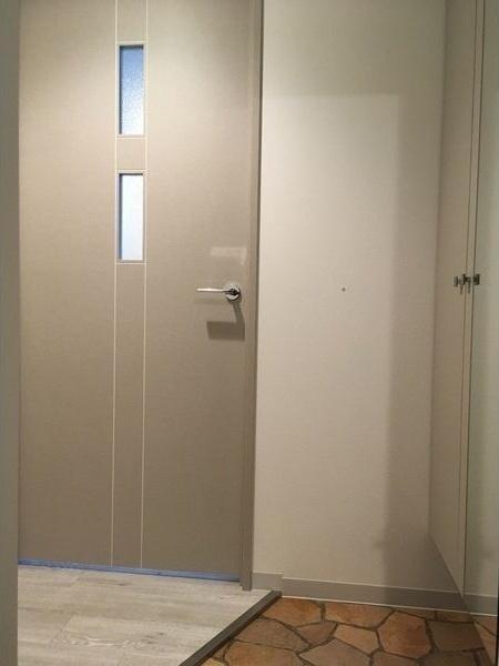 札幌市西区二十四軒三条5丁目のマンション(玄関)