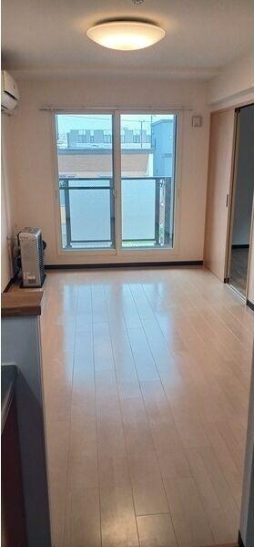 札幌市白石区南郷通21丁目南のマンション(リビング)
