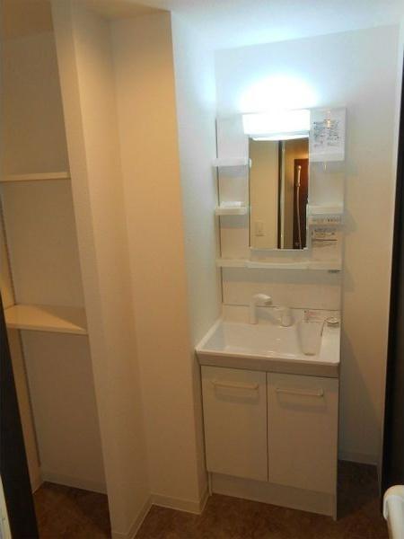 札幌市西区琴似三条5丁目のマンション(洗面台・洗面所)