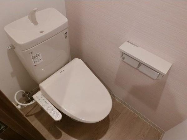 札幌市中央区北五条西13丁目のマンション(トイレ)