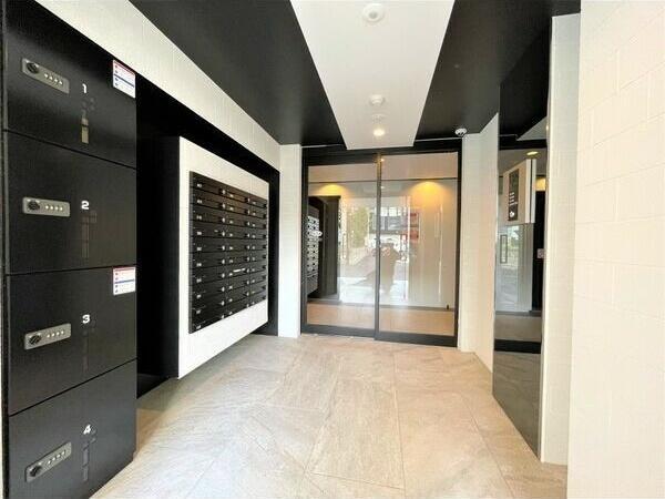 札幌市豊平区平岸四条9丁目のマンション(エントランス)