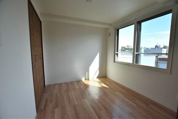 札幌市豊平区平岸四条9丁目のマンション(洋室)