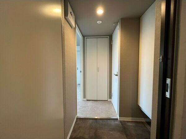 札幌市西区二十四軒四条7丁目のマンション(玄関)