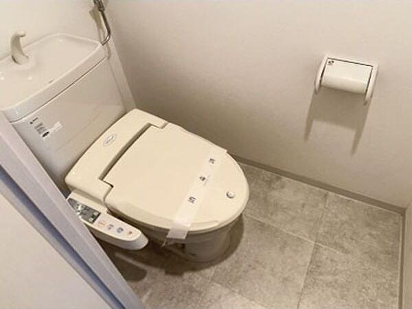 札幌市中央区大通東8丁目のマンション(トイレ)