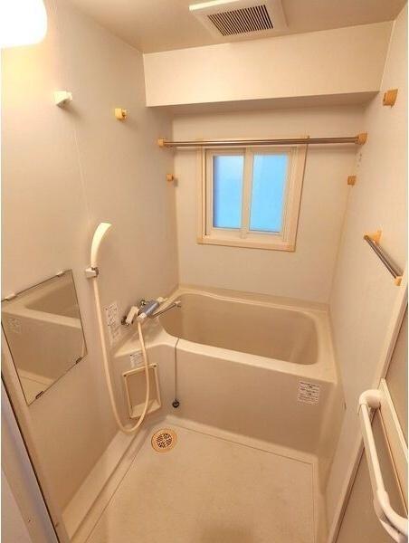 札幌市中央区大通東8丁目のマンション(バス)