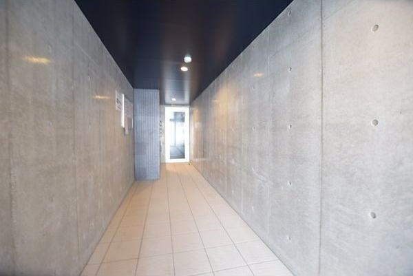 札幌市中央区南十二条西9丁目のマンション(エントランス)