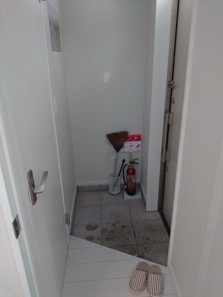 札幌市白石区栄通13丁目のアパート(玄関)