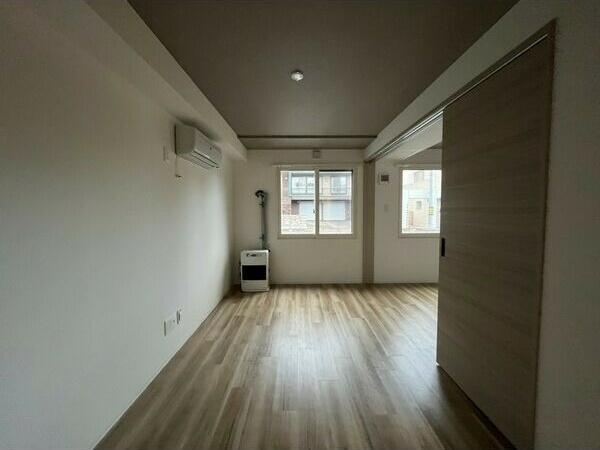 札幌市中央区南十四条西16丁目のマンション(リビング)