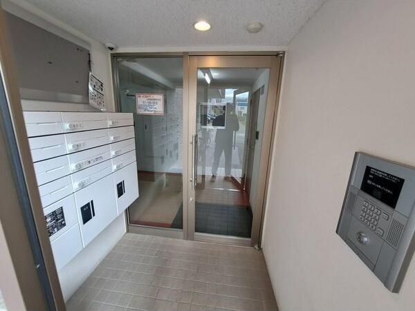 札幌市中央区北四条東5丁目のマンション(エントランス)