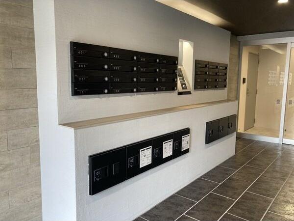 札幌市白石区南郷通14丁目北のマンション(エントランス)