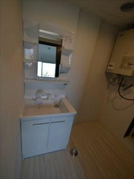 札幌市豊平区月寒東五条11丁目のマンション(洗面台・洗面所)