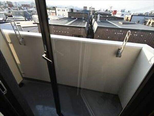 札幌市豊平区月寒東五条11丁目のマンション(バルコニー)