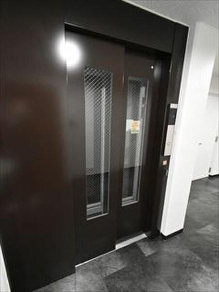 札幌市豊平区月寒東五条11丁目のマンション(エントランス)