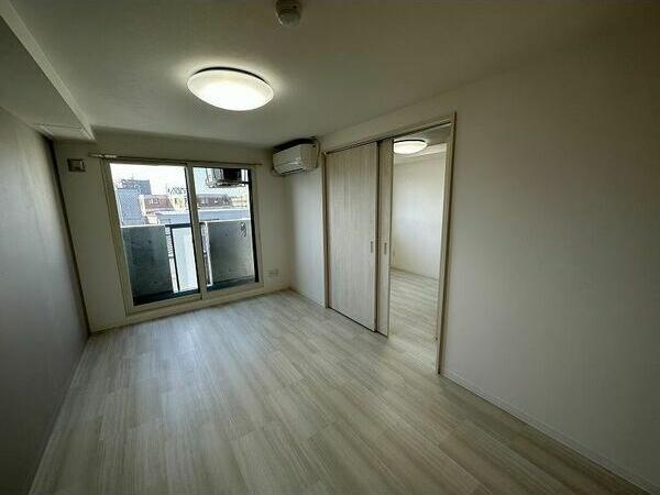 札幌市中央区北十三条西15丁目のマンション(リビング)