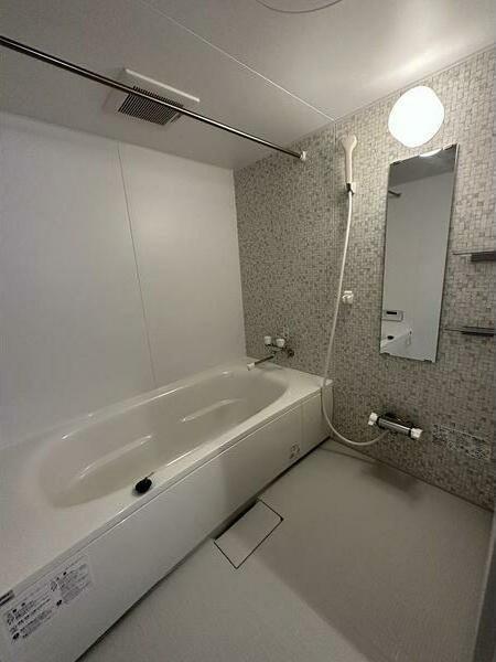 札幌市中央区北十三条西15丁目のマンション(バス)