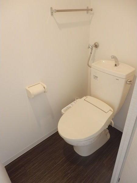 札幌市東区北四十三条東15丁目のマンション(トイレ)