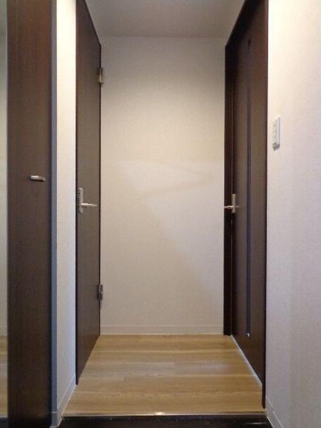 札幌市北区北六条西8丁目のマンション(玄関)