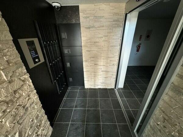 札幌市東区北十八条東16丁目のマンション(セキュリティ)