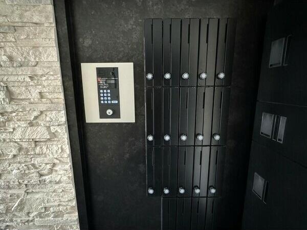 札幌市東区北十八条東16丁目のマンション(エントランス)