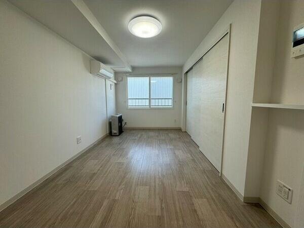 札幌市東区北十八条東16丁目のマンション(リビング)