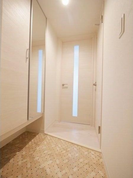 札幌市中央区南十一条西8丁目のマンション(玄関)