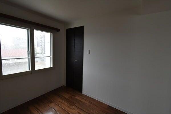 札幌市中央区北三条東6丁目のマンション(収納)