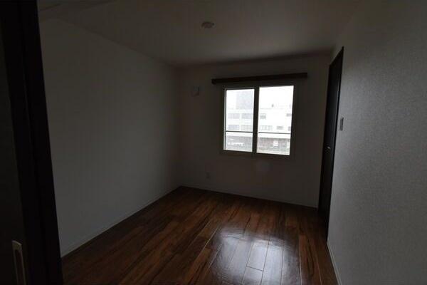 札幌市中央区北三条東6丁目のマンション(洋室)