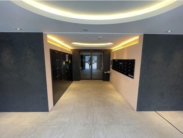 札幌市西区二十四軒四条3丁目のマンション(エントランス)