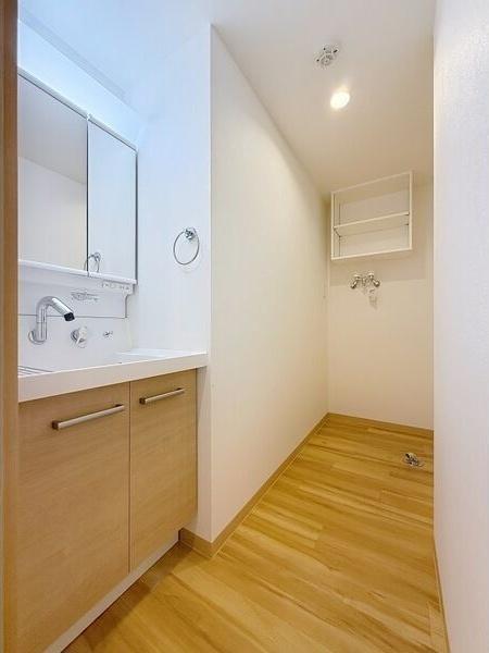 札幌市西区二十四軒四条3丁目のマンション(洗面台・洗面所)