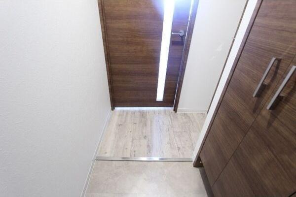 札幌市西区山の手三条2丁目のマンション(玄関)