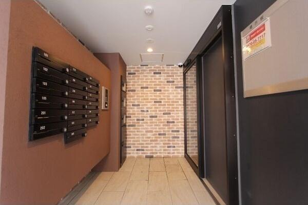 札幌市西区山の手三条2丁目のマンション(エントランス)