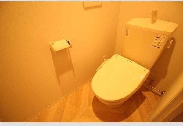 札幌市西区西野一条2丁目のマンション(トイレ)