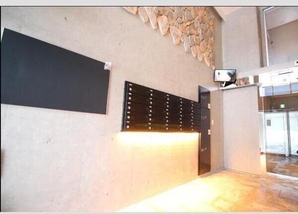 札幌市西区西野一条2丁目のマンション(エントランス)