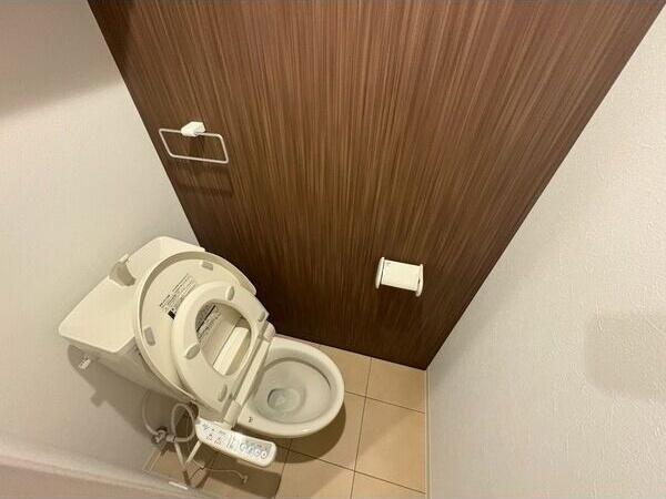 札幌市西区宮の沢一条5丁目のマンション(トイレ)